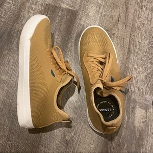 Brand new Mens Vessi shoes size 11